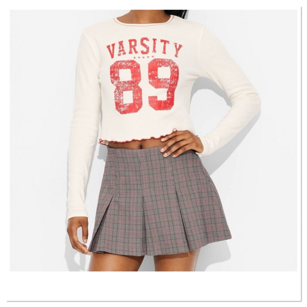 Modern Lux Women’s Constrast Stitch Number Varsity Long Sleeve Graphic T Shirt
